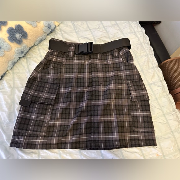 Xs plaid mini skirt with chunky black belt from garage  cute ,classy/trashy! - Picture 3 of 9